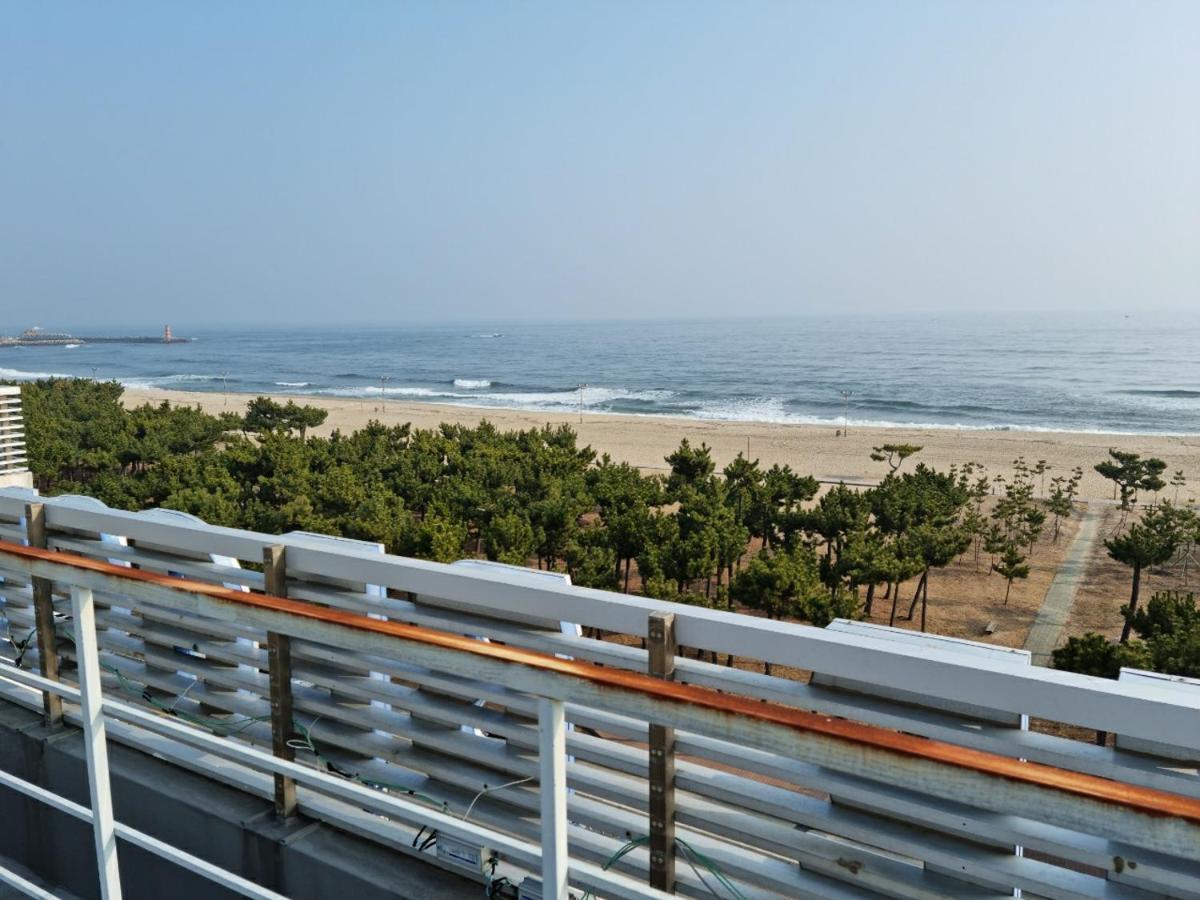Pine Beach Yangyang Bagian luar foto