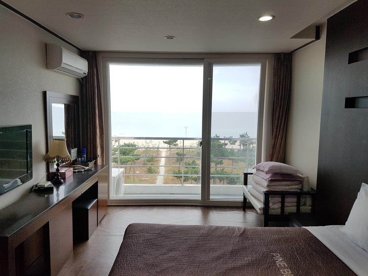 Pine Beach Yangyang Bagian luar foto